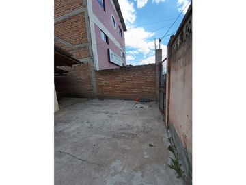 Inversión inteligente en el corazón de Cayambe!!, Terreno con Casa!!