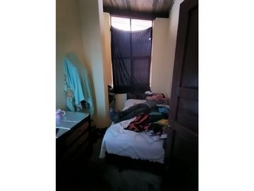 Inversión inteligente en el corazón de Cayambe!!, Terreno con Casa!!