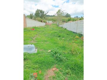 Inversión inteligente en el corazón de Cayambe!!, Terreno con Casa!!