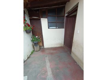 Inversión inteligente en el corazón de Cayambe!!, Terreno con Casa!!