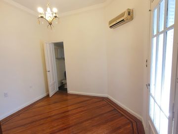 Depto.tipo casa de 5 ambientes en Venta en Almagro
