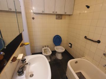 Depto.tipo casa de 5 ambientes en Venta en Almagro