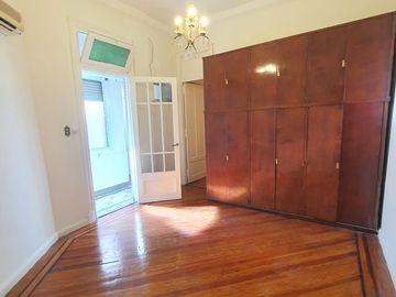 Depto.tipo casa de 5 ambientes en Venta en Almagro
