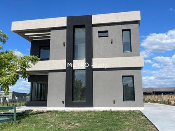 Casa en  Venta en San Sebastian Area 2