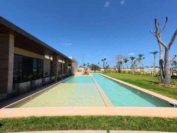 CASA PRE VENTA MÉRIDA, UNA PLANTA, LUJOSA, 402M2, PRIVADA ADANA XCANATUN.