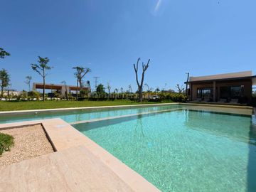 CASA PRE VENTA MÉRIDA, UNA PLANTA, LUJOSA, 402M2, PRIVADA ADANA XCANATUN.