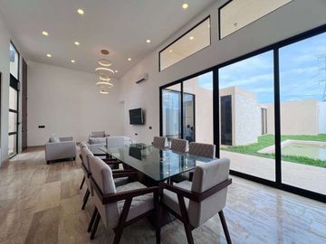 CASA PRE VENTA MÉRIDA, UNA PLANTA, LUJOSA, 402M2, PRIVADA ADANA XCANATUN.