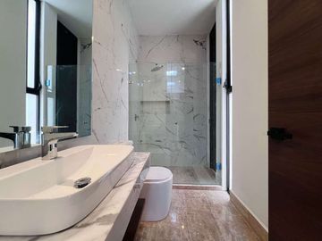 CASA PRE VENTA MÉRIDA, UNA PLANTA, LUJOSA, 402M2, PRIVADA ADANA XCANATUN.
