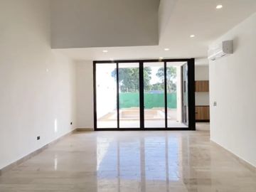 CASA PRE VENTA MÉRIDA, UNA PLANTA, LUJOSA, 402M2, PRIVADA ADANA XCANATUN.