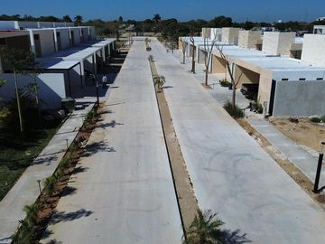 CASA PRE VENTA MÉRIDA, UNA PLANTA, LUJOSA, 402M2, PRIVADA ADANA XCANATUN.