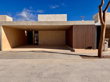 CASA PRE VENTA MÉRIDA, UNA PLANTA, LUJOSA, 402M2, PRIVADA ADANA XCANATUN.