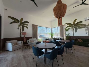 CASA PRE VENTA MÉRIDA, UNA PLANTA, LUJOSA, 402M2, PRIVADA ADANA XCANATUN.