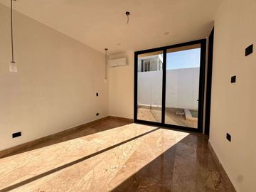 CASA PRE VENTA MÉRIDA, UNA PLANTA, LUJOSA, 402M2, PRIVADA ADANA XCANATUN.
