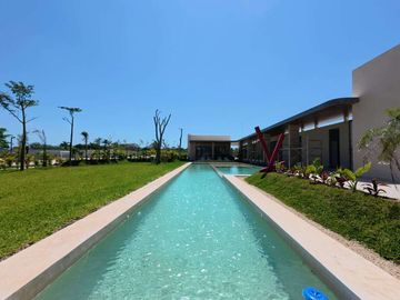 CASA PRE VENTA MÉRIDA, UNA PLANTA, LUJOSA, 402M2, PRIVADA ADANA XCANATUN.
