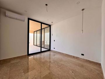 CASA PRE VENTA MÉRIDA, UNA PLANTA, LUJOSA, 402M2, PRIVADA ADANA XCANATUN.