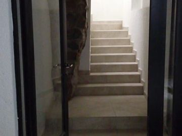 Preciosa Residencia en LOMA DORADA, Super Céntrica, 4 Niveles !