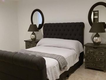 Preciosa Residencia en LOMA DORADA, Super Céntrica, 4 Niveles !