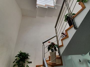 Se Vende Casa en Claustros de las Misiones, Centro Sur de 3 Niveles, Ubicadísima