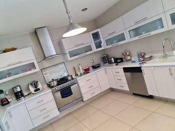 Casa en Venta en Centro Sur, Claustros de las Misiones, 4 Recamaras, 4.5 Baños