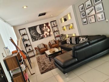 Casa en Venta en Centro Sur, Claustros de las Misiones, 4 Recamaras, 4.5 Baños