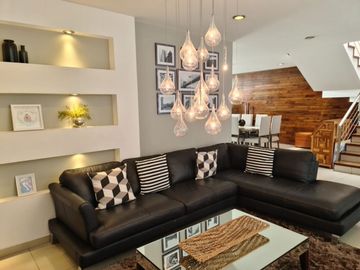 Casa en Venta en Centro Sur, Claustros de las Misiones, 4 Recamaras, 4.5 Baños