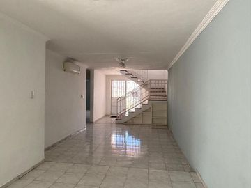 Venta Casa sobre Av. Principal ideal para Negocio, Altabrisa.