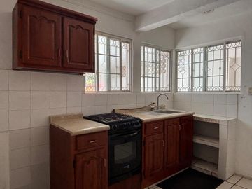 Venta Casa sobre Av. Principal ideal para Negocio, Altabrisa.