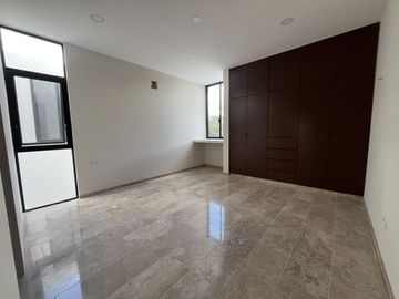 Venta Residencia en Privada cerca Plaza La Isla Mérida Yucatán