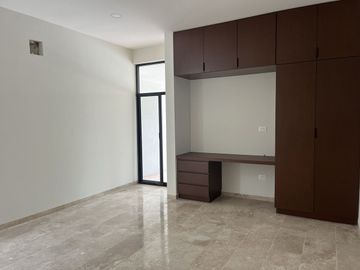 Venta Residencia en Privada cerca Plaza La Isla Mérida Yucatán