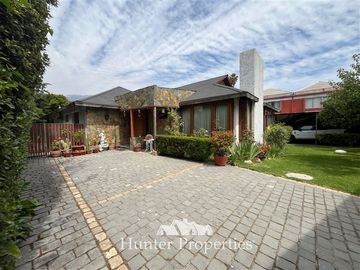 Casa en Venta en The Grange School - Country Club - Metro Príncipe de Gales