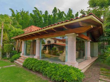 Finca de Lujo en Los Apantles, Jiutepec