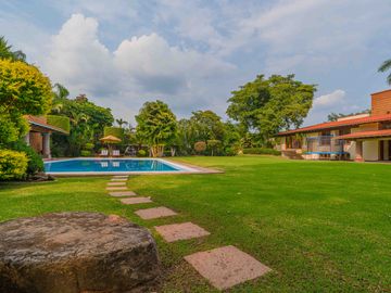 Finca de Lujo en Los Apantles, Jiutepec