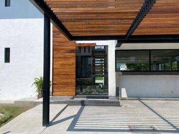 Espectacular residencia en Fracc Paraiso Country Club, Morelos