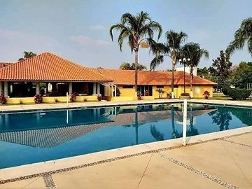 Linda y muy acogedora casa en condominio El Paraiso, Morelos