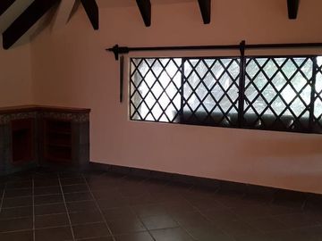 Linda casa sola en Col. Rancho Cortes, Morelos