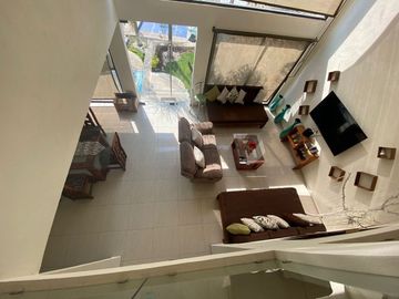 Linda casa en venta en fraccionamiento en Av. Palmira, Mor.