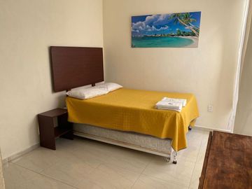 Linda casa en venta en fraccionamiento en Av. Palmira, Mor.