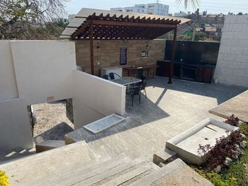 Linda casa en venta en fraccionamiento en Av. Palmira, Mor.