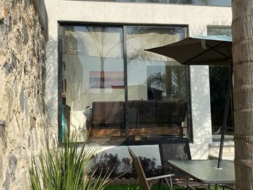 Linda casa en venta en fraccionamiento en Av. Palmira, Mor.