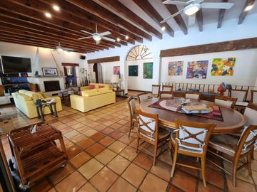 Espectacular residencia en Los Apantles, Morelos