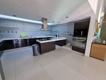 Hermosa casa en Venta en Colinas de Santa Fe, Morelos