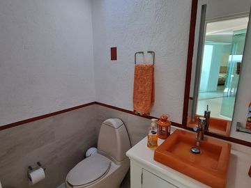 Hermosa casa en Venta en Colinas de Santa Fe, Morelos