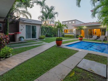 Casa de una sola planta, en Fracc. Real Hacienda San Jose, Jiutepec