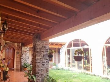 Hermosa casa colonial en Club de Golf Santa Fe, Morelos
