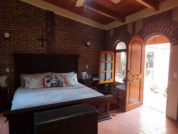 Hermosa casa colonial en Club de Golf Santa Fe, Morelos