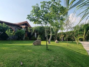 Hermosa casa colonial en Club de Golf Santa Fe, Morelos