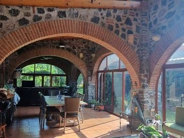 Hermosa casa colonial en Club de Golf Santa Fe, Morelos