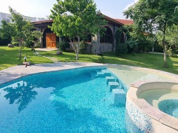 Hermosa casa colonial en Club de Golf Santa Fe, Morelos