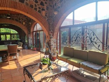 Hermosa casa colonial en Club de Golf Santa Fe, Morelos