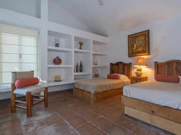 Casa en venta en Fracc. Colinas de Santa Fe, en Xochitepec, Morelos